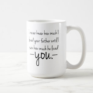 Mère dans la tasse de café de citation de fille