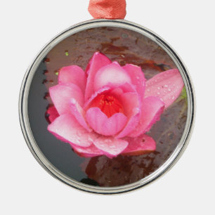 Métallique ornement nénuphar rose