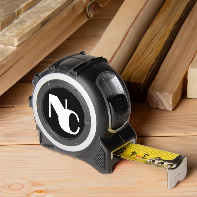 Mètre Ruban Monogramme Gras Initiales Superposées Noir et Blan (Monogrammed with modern interlocking double initials - great gift for carpenter or other tradesman)