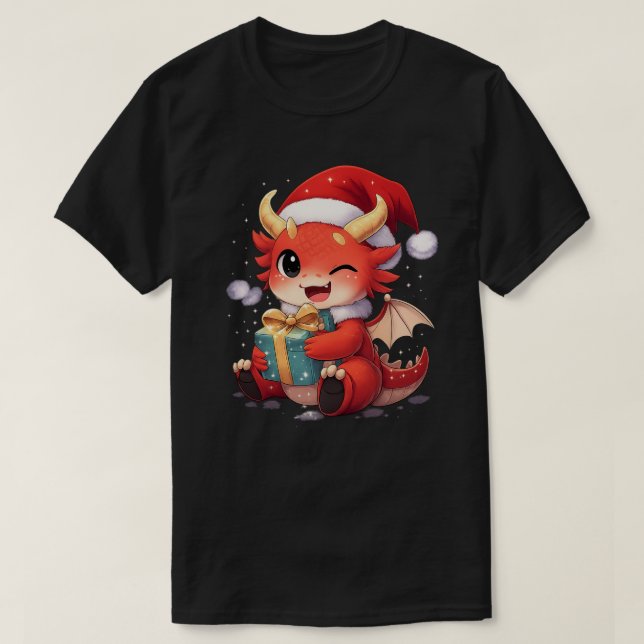 Mignon bébé dragon tenant un cadeau – T-Shirt de f (Design devant)