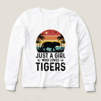Mignonne fille aime les tigres