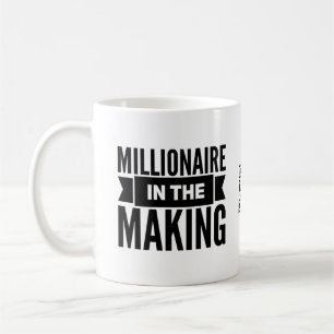 Millionnaire dans la tasse de café de fabrication