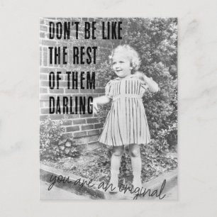 MINI-FASHIONISTE EN HERBE Carte postale