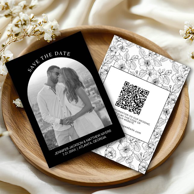 Minimalist Black and White Floral Photo Arch  (Créateur téléchargé)