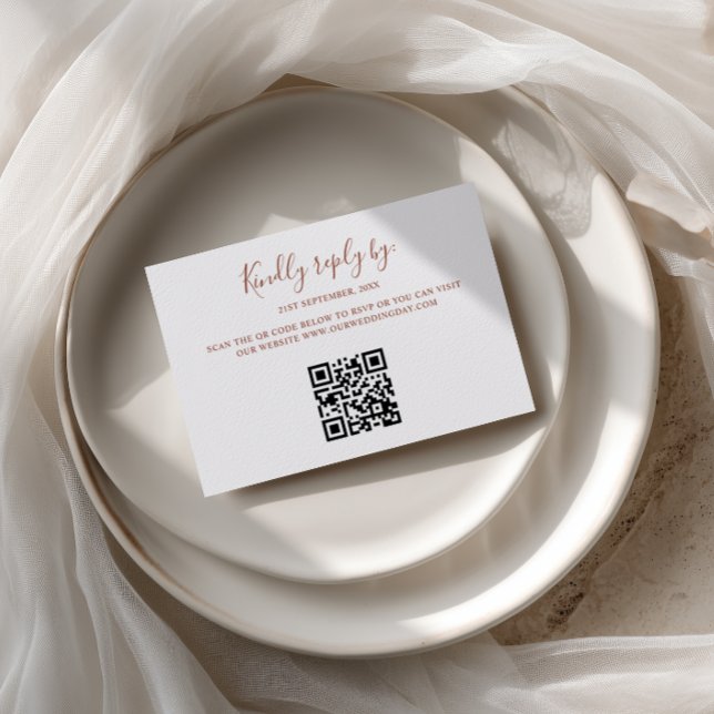 Minimalist Retro Terracotta Arch QR Code RSVP Card (Créateur téléchargé)