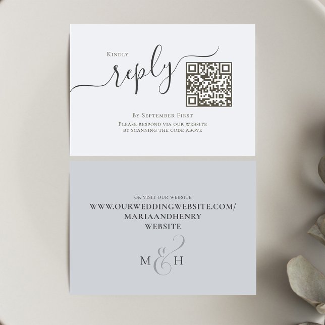 Minimaliste bleu RSVP QR Code Mariage (Simple light blue wedding RSVP card with a scannable QR code. )