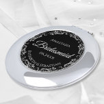 Miroir De Poche Bridesmaid Cadeau Elegant Black & Silver Dentelle<br><div class="desc">Ces miroirs compacts sont conçus pour donner des faveurs aux demoiselles d'honneur de votre mariage. Elles présentent un design simple mais élégant avec un arrière - plan noir classique, des lettres de script et une bordure en dentelle florale gris argenté. Une façon parfaite de remercier vos demoiselles d'honneur d'avoir fait...</div>