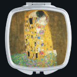 Miroir De Poche Gustav Klimt The Kiss Vintage<br><div class="desc">Gustav Klimt Le Kiss Vintage Art Nouveau Peinture Le Kiss (En allemand : Der Kuss) a été peint par le peintre symboliste autrichien Gustav Klimt entre 1907 et 1908, le point culminant de sa période d'or, lorsqu'il peignit un certain nombre d'oeuvres dans un style doré similaire. Le tableau est largement...</div>