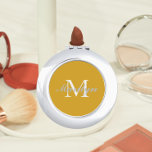 Miroir De Poche Monogramme de femme de Mariage doré jaune stylisé<br><div class="desc">Un miroir compact personnalisé pour votre femme de chambre ou femme d'honneur mariage qui a son nom et son initiale stylisés sur un arrière - plan de couleur jaune doré et tendance. Modifier pour remplacer l'initiale et le nom. Sélectionnez votre style de miroir compact.</div>