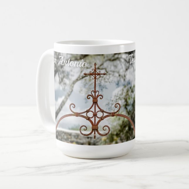 Mission Espada, Symbolisme, Tasse à café (Devant gauche)