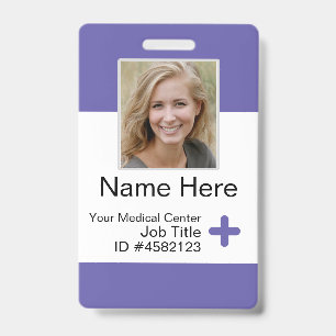 Modèle de badge d'employé moderne violet infirmièr