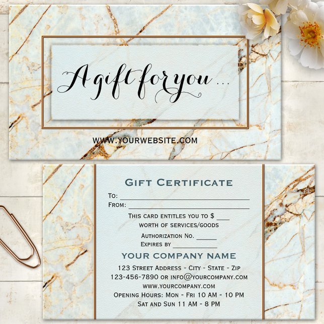 Modèle de certificat cadeau Elégante Beauté Marbre (Gift certificate template business card featuring an elegant gold marble design - beauty - spa)
