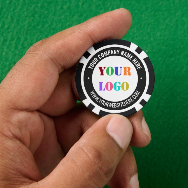 Modèle de jetons de poker avec logo d'entreprise e (main)