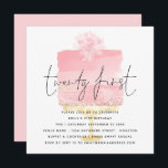Modern Pink Cake Invitation 21e anniversaire<br><div class="desc">Gâteau rose moderne Invitation 21ème Anniversaire. L'en-tête Twenty First est dans un style d'écriture fixe avec les détails sous-posés sur un joli gâteau rose pâle à l'arrière - plan sur un stand d'or et une fleur sur le dessus. Personnalisez facilement le reste du texte avec vos détails.</div>