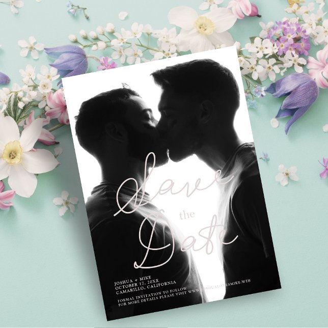 Modern Typography with Romantic Gay Couple (Créateur téléchargé)