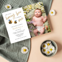 Moderne Cute Honey Bee First Birthday Invitation