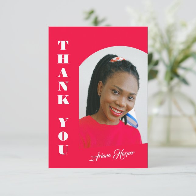 Moderne Design chic Script rose Graduation (Debout devant)