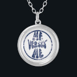 Moi contre moi Gym Collier Cadeau Argent Plat<br><div class="desc">Introduire le collier argenté "Me vs Me" - l'accessoire parfait pour vous rappeler de toujours s'efforcer d'être la meilleure version de vous-même! Ce collier est doté d'une chaîne délicate mais robuste qui s'accroche élégamment autour du cou. Le pendentif lui-même est un design unique et inspirant, avec les mots "Me vs...</div>