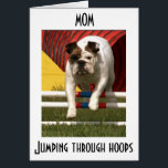 *MOM* SAUTER THRU HOOPS POUR VOUS SOUHAITER UN JOL<br><div class="desc">***MOM*** CE CHIEN EST EN TRAIN DE SAUTER DANS LES MAGASINS POUR VOUS DEMANDER DE VOUS SOUHAITER "HEUREUX ANNIVERSAIRE" EST UNE CARTE QU'ELLE AIMERAIT SÛREMENT!</div>