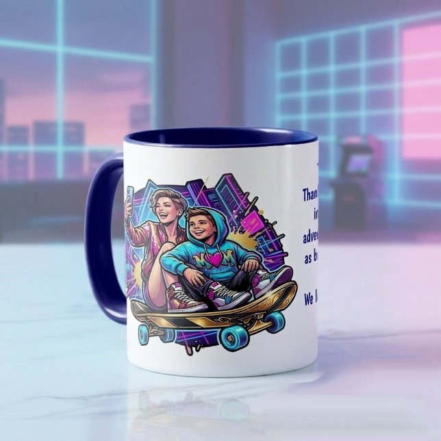 Mom & Son: Neon Drive Personalized Mug (Créateur téléchargé)