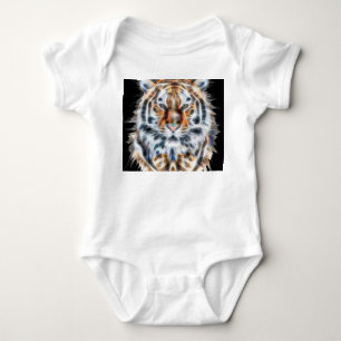 Mon chat agit vers le haut de l'énergie sauvage d