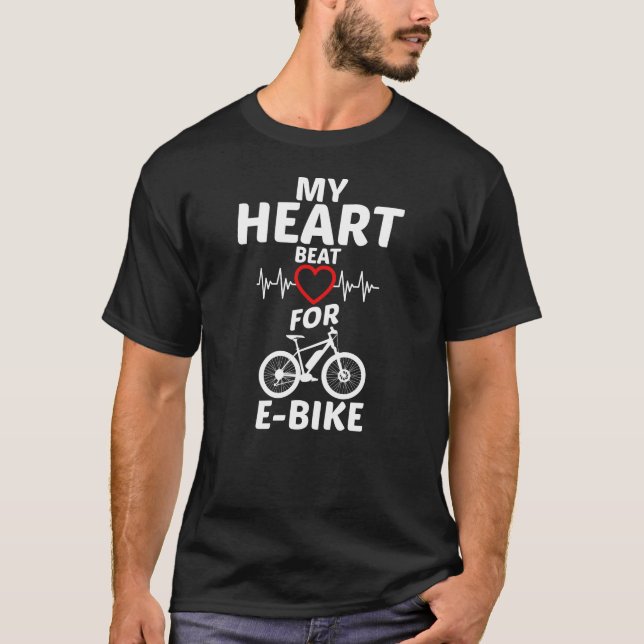 Mon coeur bat pour Ebike E Bike T-Shirt (Devant)
