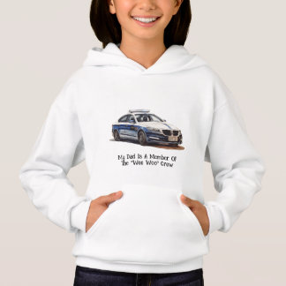Mon papa est membre de l'équipe de voiture de poli