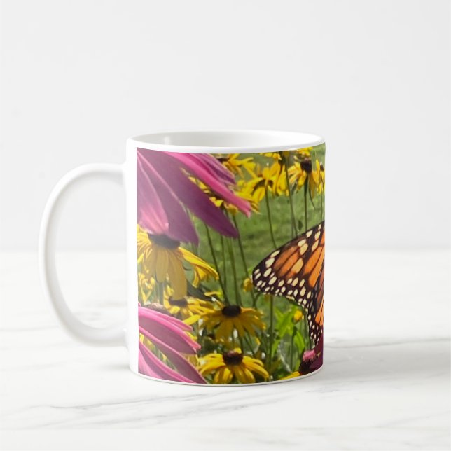 Monarch butterfly mug ©️dheller2026 (Gauche)