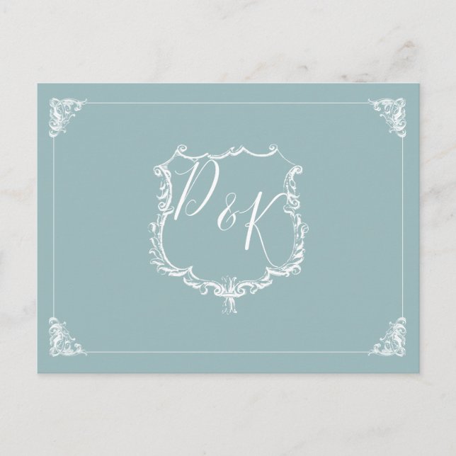 Monogram Crest Dusty bleu Wedding rsvp Carte posta (Devant)