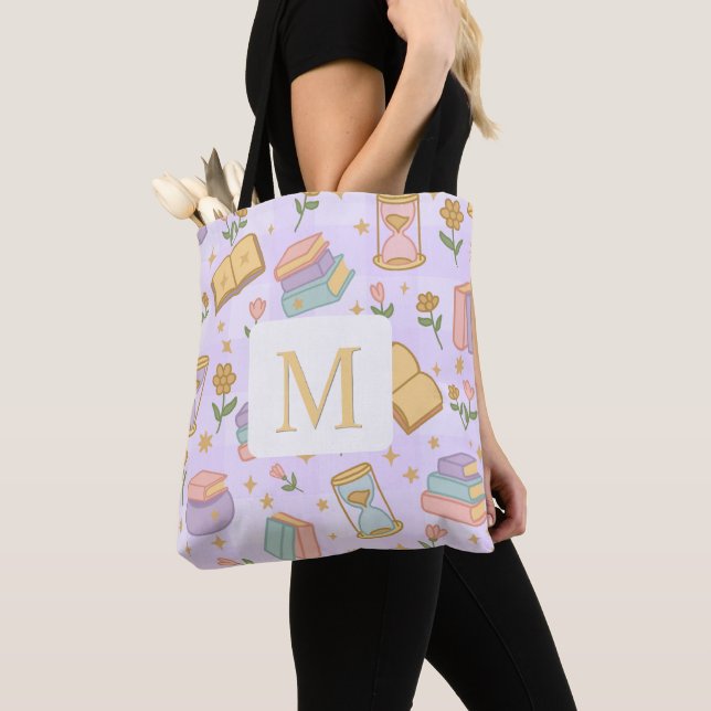 Monogram Magic Books Tote Bag Girly Purple (De près)