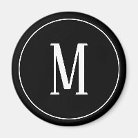 Monogramme blanc sur aimant rond noir