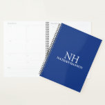 Monogramme bleu simple moderne<br><div class="desc">Planificateur d'affaires moderne avec un design bleu simple et minimal avec votre monogramme en caractères gras avec votre nom sur le devant. Le dos contient vos coordonnées.</div>