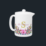 Monogramme Boho Foliage Hibiscus Teapot<br><div class="desc">Teapot de sauce avec monogramme de feuillage / floral. Branche Whimsical с colorée avec des fleurs violettes,  bleues,  roses,  dorées,  feuilles vertes et hibiscus roses. Monogramme doré   nom pourpre.</div>