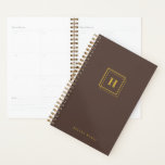 Monogramme Brown d'or moderne Nom Organisateur Pla<br><div class="desc">Monogramme classique en faux or avec nom sur un arrière - plan brun.</div>
