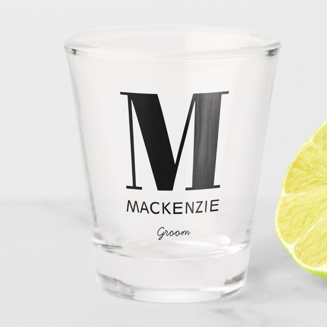 Monogramme de la pièce Nom Verre de tir (Groom name monogram shot glass)