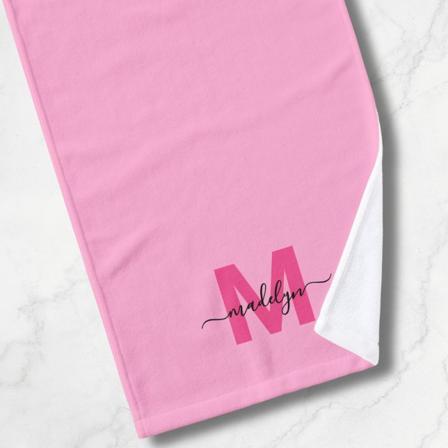 Monogramme de nom de script rose fille (Girly Pink Script Name Monogram Hand Towel)