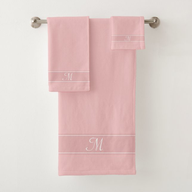 Monogramme élégant sur des nuances rose bébé (En situation)