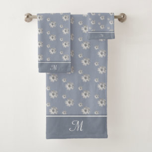 Monogramme et fleurs gris argent sur bleu acier