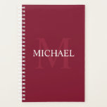 Monogramme et nom personnalisé Bourgogne rouge<br><div class="desc">Le Monogramme personnalisé et le cadeau de nom comprend le nom personnalisé en blanc et monogramme en rouge bordeaux clair comme arrière - plan, dans le style de police serif classique, sur arrière - plan rouge bordeaux. Parfait comme cadeau de vacances, cadeau de fête des pères pour papa et cadeau...</div>
