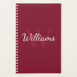 Monogramme et nom personnalisé Bourgogne rouge<br><div class="desc">Le Monogramme personnalisé et le cadeau de nom comprend le nom personnalisé dans le style de police de script blanc et le monogramme dans le style de police de serif rouge bordeaux clair comme arrière - plan, sur arrière - plan rouge bordeaux. Parfait comme cadeau pour lui, cadeau de fête...</div>