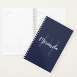Monogramme et nom personnalisé moderne Navy Blue<br><div class="desc">Monogramme personnalisé et cadeau de nom avec nom personnalisé dans le style de police de script moderne blanc et monogramme dans le style de police de script moderne bleu marine clair comme arrière - plan sur l'arrière - plan bleu marine. Parfait comme cadeau et cadeau de nouvelle année pour toutes...</div>