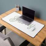 Monogramme et nom personnalisés de Sage Vert moder<br><div class="desc">Le Monogramme personnalisé moderne Sage Green et le Mat de bureau allient style et fonctionnalité. Son élégante teinte verte à la sauge est complétée par votre monogramme et votre nom personnalisés, ajoutant une touche unique à votre espace de travail. Ce tapis de bureau améliore non seulement l'attrait visuel de votre...</div>