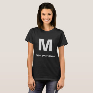 Monogramme et nom sur T-shirt femme couleur foncée