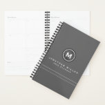 Monogramme gris professionnel | Nom et année<br><div class="desc">Moderne planificateur professionnel dispose d'un design gris et blanc simple avec un médaillon monogramme stylisé en gris et blanc avec typographie moderne avec deux rayures blanches gratuites pour équilibrer le design global. Montré avec un nom personnalisé et année sur le devant de la typographie moderne, ce planificateur personnalisé est conçu...</div>