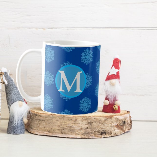 Monogramme initial "M" Blue Snowflakes Coffee Mug (Single "M" Initial Blue Snowflake Coffee Mug)