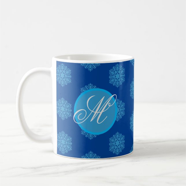 Monogramme initial "M" Blue Snowflakes Coffee Mug (Gauche)