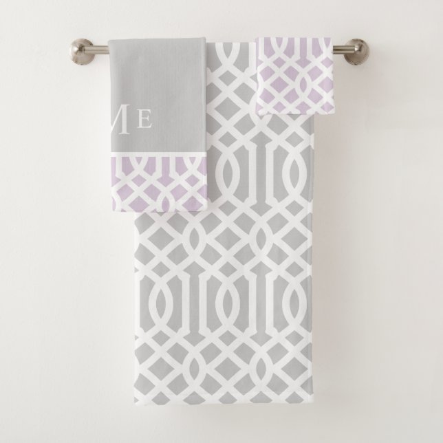 Monogramme Lilac et Grey Trellis | Couleurs modifi (En situation)
