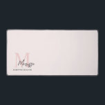 Monogramme minimal initial et nom Pastel rose<br><div class="desc">Améliorez votre espace de travail avec notre Monogramme Minimaliste Initial & Nom Pastel Pink Desk Mat. Ce tapis de bureau élégant et fonctionnel présente un design épuré avec un monogramme et un nom personnalisés, ajoutant une touche d'élégance à votre bureau ou à votre espace bureau. Conçu avec des matériaux de...</div>