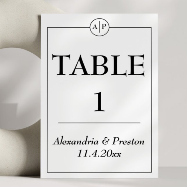 Monogramme minimal noir et blanc Numéros de table (This classic black and white monogram initial table number is a compliment to your wedding decor)