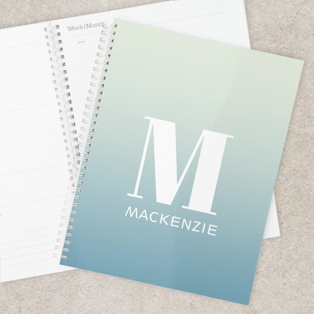 Monogramme moderne Nom initial Turquoise Aqua Grad (Simple modern monogram name personalized teal to aqua ocean gradient planner)